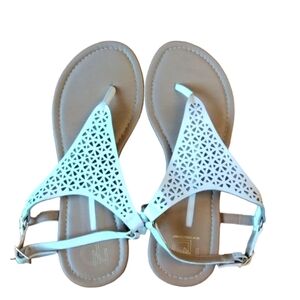 Sandals New Directions Thong Perforated White 7 Women's